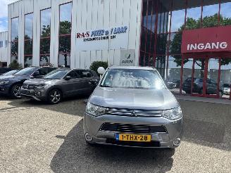 Schadeauto Mitsubishi Outlander 2.0 PHEV INSTYLE 2014/2