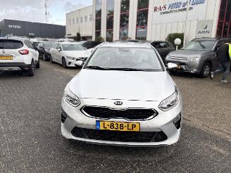 Damaged car Kia Ceed SW DYN.LINE 1.5 118KW. 2021/1