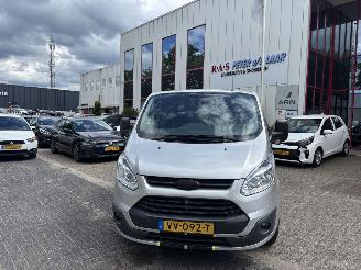 skadebil auto Ford Transit motorschade 2016/1