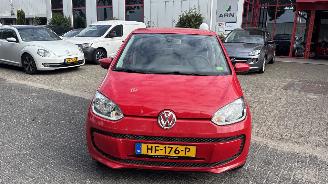 krockskadad bil auto Volkswagen Up! 1.0. GEBRUIKERSSPOREN 2015/12