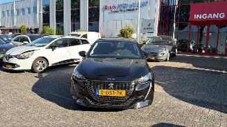 skadebil auto Peugeot 208 PureTech 75 Active 2024/1