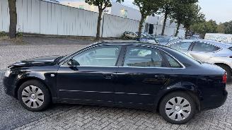 Audi A4 2.0 PRO LINE GEEN SCHADE picture 3