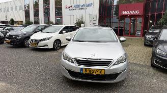 škoda osobní automobily Peugeot 308 1.2 E-THP BLUE LEASE 2014/7