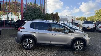 Peugeot 2008 1.2 PURETECH BLUE LE picture 7