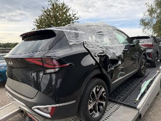 Unfallwagen Kia Sportage 1.6 - 118 Kw Benzine -E-Hybride 2025/7