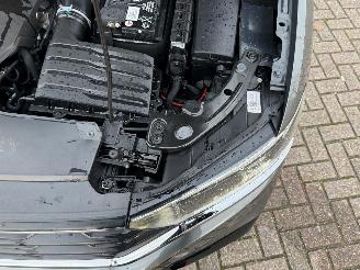 Volkswagen T-Roc R 300 R-Line 4 Motion picture 24