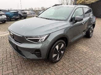 Schadeauto Volvo EX40 Extended Range 180 Kw 2025/10