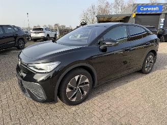 krockskadad bil auto Volkswagen ID.5 Pro  89 Kw/h. 210 Kw 2025/2