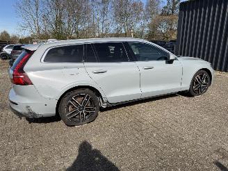 Volvo V-60 T6  Plug-in AWD picture 5