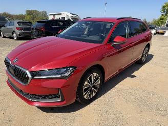 krockskadad bil auto Skoda Superb Kombi 1.5 MHEV Automaat 2025/7