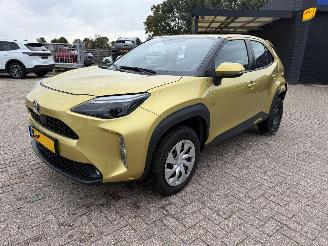 Voiture accidenté Toyota Yaris Cross 1.5 - Hybride 68 Kw 2023/11