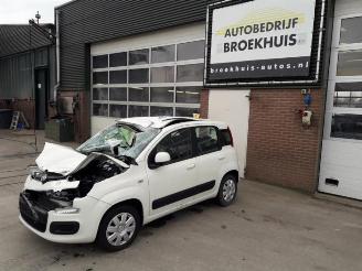 Vrakbiler auto Fiat Panda Panda (312), Hatchback, 2012 0.9 TwinAir 65 2013/6