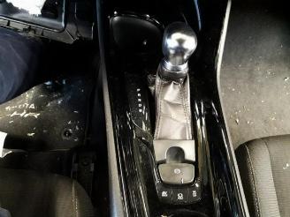 Toyota C-HR C-HR (X1,X5), SUV, 2016 1.8 16V Hybrid picture 15