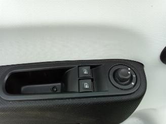 Renault Twingo Twingo III (AH), Hatchback 5-drs, 2014 / 2024 1.0 SCe 75 12V picture 17
