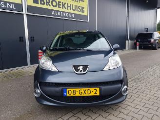 Peugeot 107 1.0-12V XS Automatic picture 3
