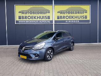 krockskadad bil auto Renault Clio Estate 0.9 TCe Limited 2019/5