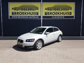 damaged passenger cars Volvo C-30 2.0 Momentum 2007/6