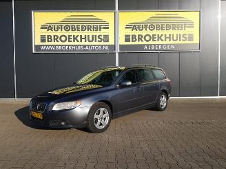 Schadeauto Volvo V-70 2.4D Momentum 2008/9