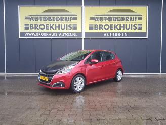 Schadeauto Peugeot 208 1.2 PureTech Signature 2019/3