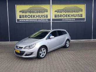 Damaged car Opel Astra Sports Tourer 1.6 CDTi Cosmo 2014/9