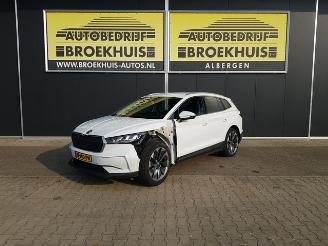 damaged passenger cars Skoda Enyaq 60 2021/12