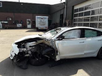 Tesla Model 3 Model 3, Sedan, 2017 Long Range AWD 75 kWh picture 3