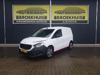 krockskadad bil bedrijf Mercedes Citan 108 CDI L1 Pro 2022/4
