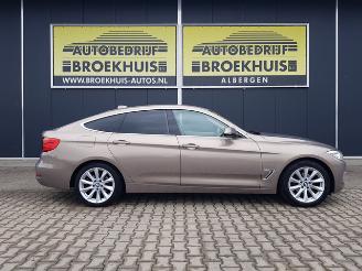BMW 3-serie 320i xDrive High Executive picture 4