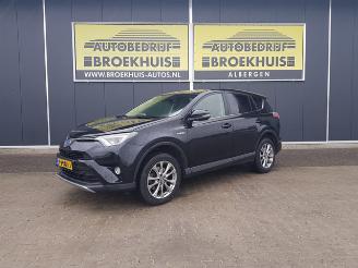 uszkodzony samochody osobowe Toyota Rav-4 2.5 Hybrid Executive 2017/7