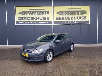 Vaurioauto  passenger cars Volkswagen Golf 1.0 TSI Connected Series 2016/9