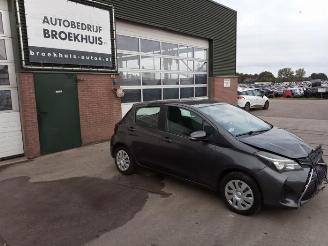 Uttjänta bilar auto Toyota Yaris Yaris III (P13), Hatchback, 2010 / 2020 1.33 16V Dual VVT-I 2015/4