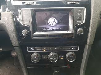 Volkswagen Golf 2.0 TDI Highline picture 27