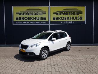 damaged passenger cars Peugeot 2008 1.2 PureTech Active 2015/10