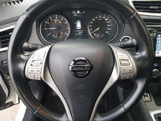 Nissan Qashqai 1.2 Premier Edition picture 17