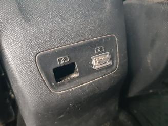 Peugeot 2008 1.2 PureTech Allure Pack picture 24