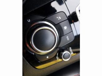 Mazda 3 2.0 SkyActiv-G 120 SkyLease GT picture 28