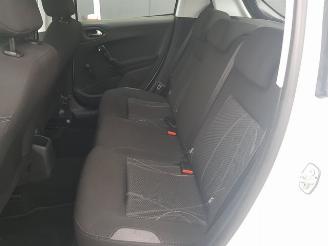 Peugeot 208 1.0 VTi Active picture 14