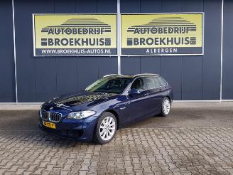 damaged passenger cars BMW 5-serie Touring 520i Executive 2015/5