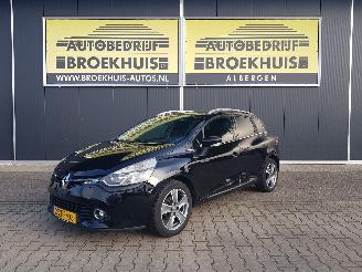 skadebil auto Renault Clio Estate 0.9 TCe Night&Day 2015/1