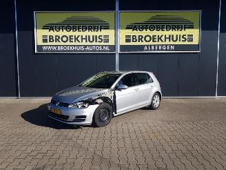 Damaged car Volkswagen Golf 1.6 TDI Comfortline BlueMotion 2013/10