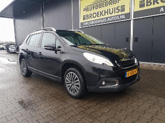 Peugeot 2008 1.2 VTi Active Pack Premium Automatic picture 6