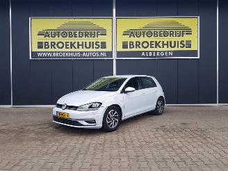 uszkodzony samochody osobowe Volkswagen Golf 1.6 TDI Comfortline SOUND-Edition 2018/1