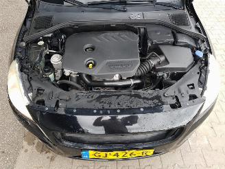 Volvo V-60 1.6 D2 Momentum picture 12