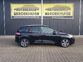 Renault Clio Estate 0.9 TCe Night&Day picture 4