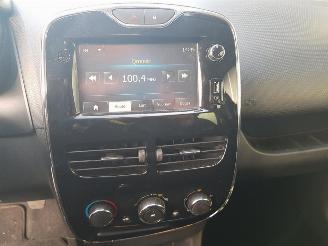 Renault Clio Estate 0.9 TCe Night&Day picture 14