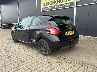 Peugeot 208 1.0 VTi Access picture 8