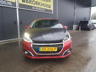 Peugeot 208 1.2 PureTech Signature picture 3