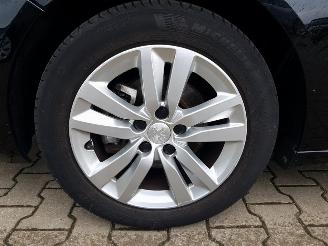 Peugeot 308 SW 1.2 PureTech Blue Lease Executive picture 24