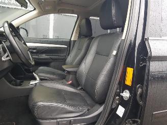 Mitsubishi Outlander 2.0 PHEV instyle picture 16