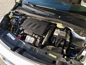 Peugeot 2008 1.2 PureTech Blue Lion picture 13